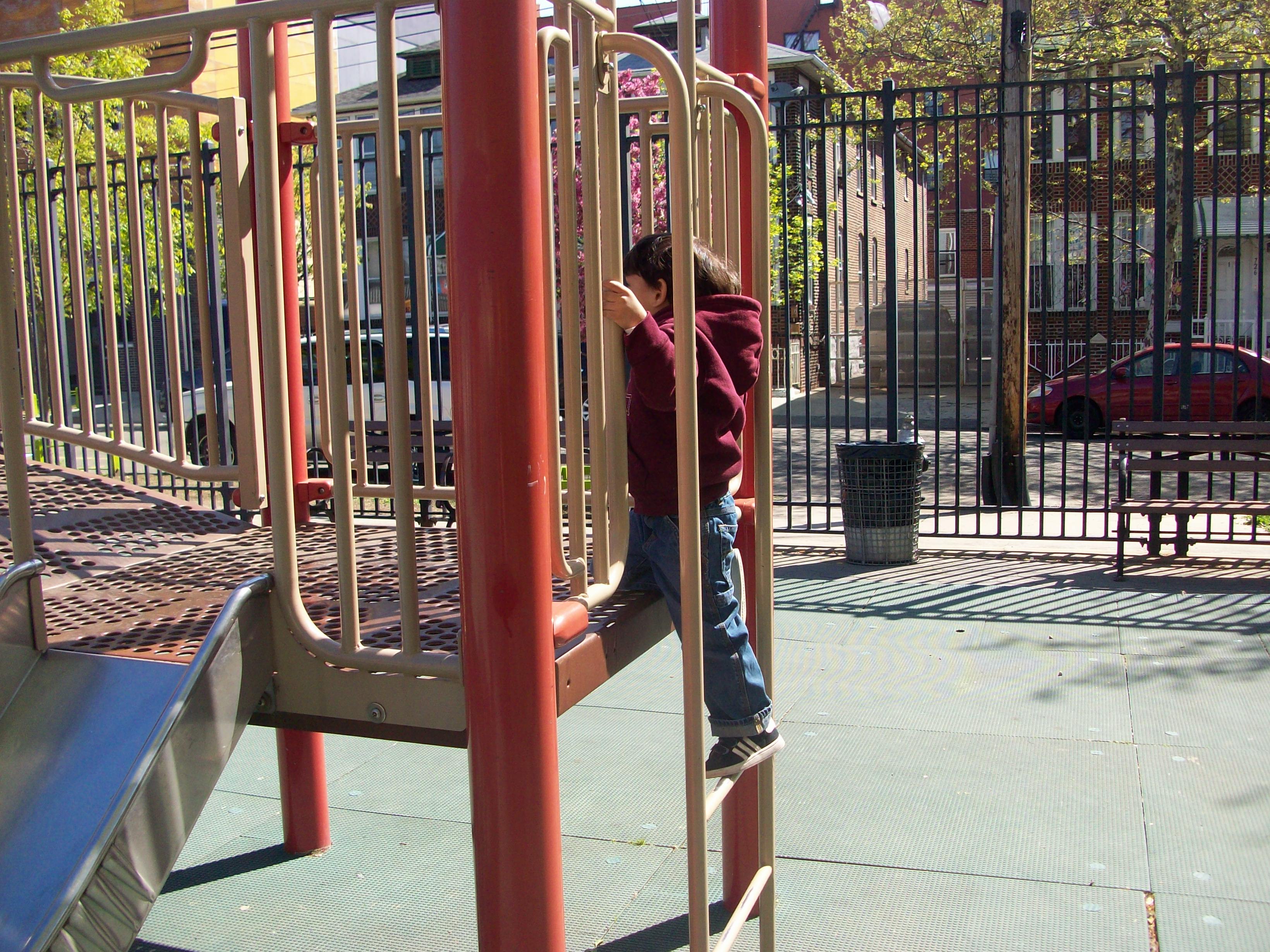 Universal Pre-K excludes tots, critics say