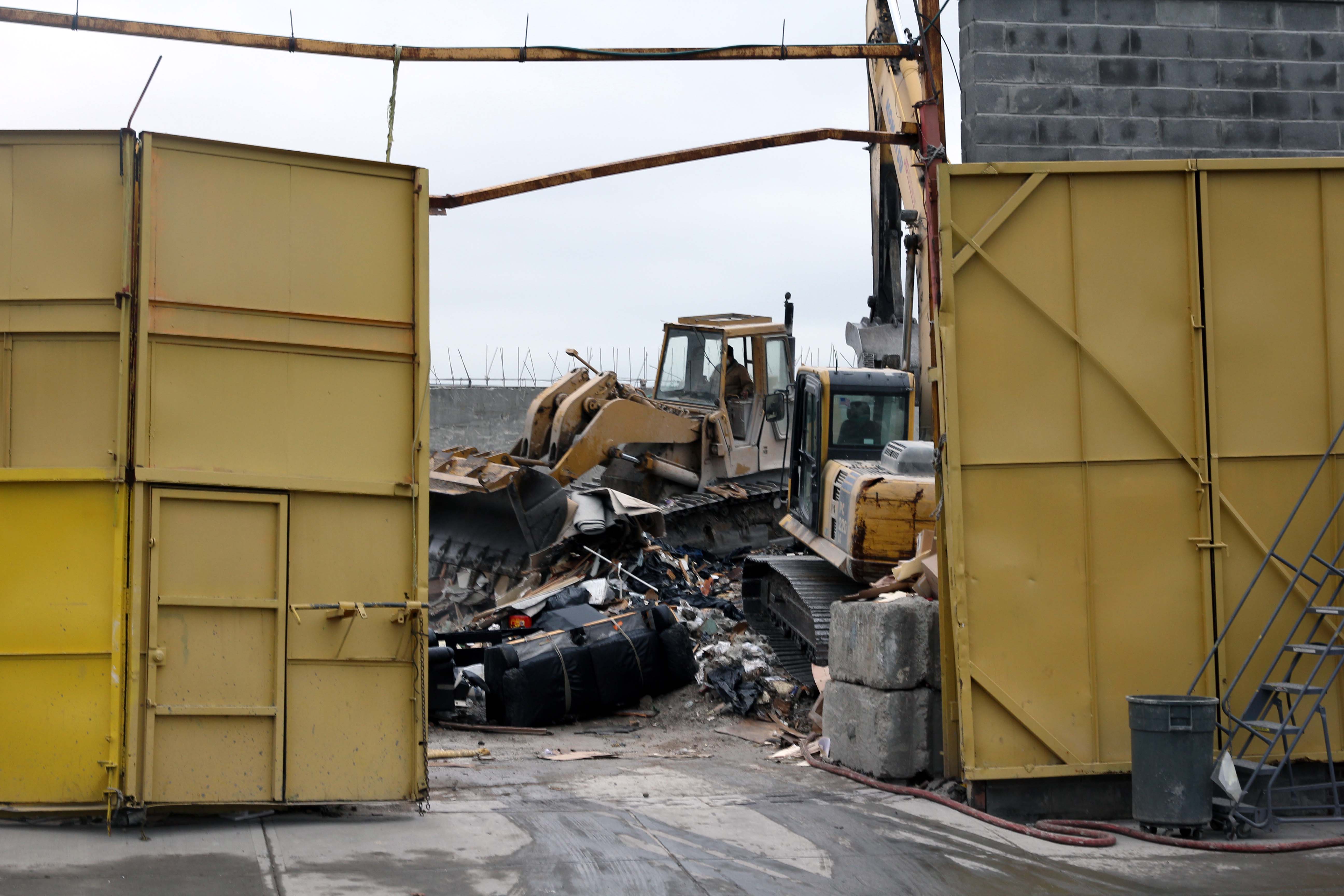 New bill targets waste transfer trucks
