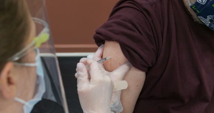 Pharmacy chains open vaccinations to people with underlying conditions